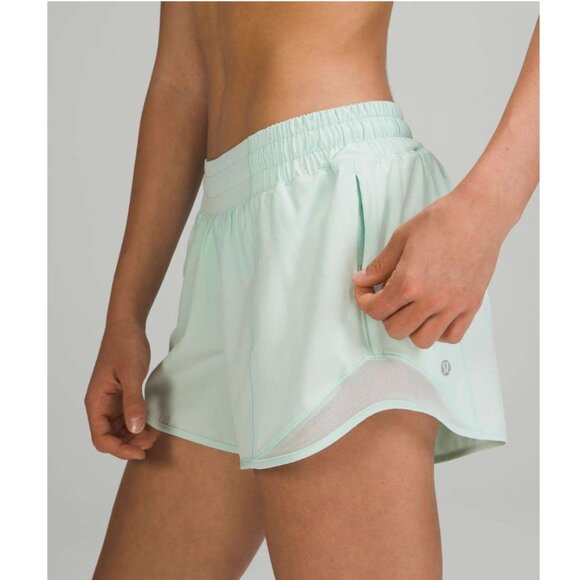 Lululemon Hotty Hot Low-Rise Lined Short 4" Delicate Mint Size 6 - Picture 2 of 6